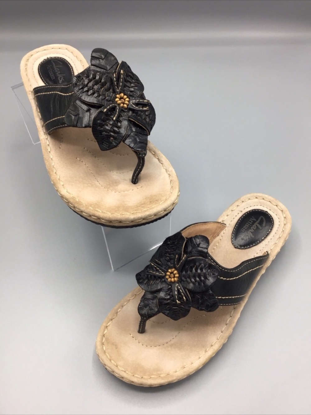 Clarks Black Leather Floral Thong Sandals size 7M
